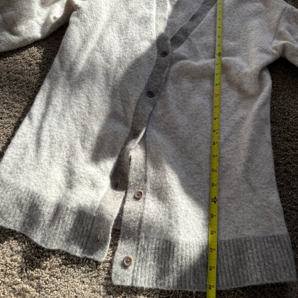 Athleta Merino Wool Blend V-Neck Button Long Westlake Cardigan Grey Size Medium - Picture 4 of 7